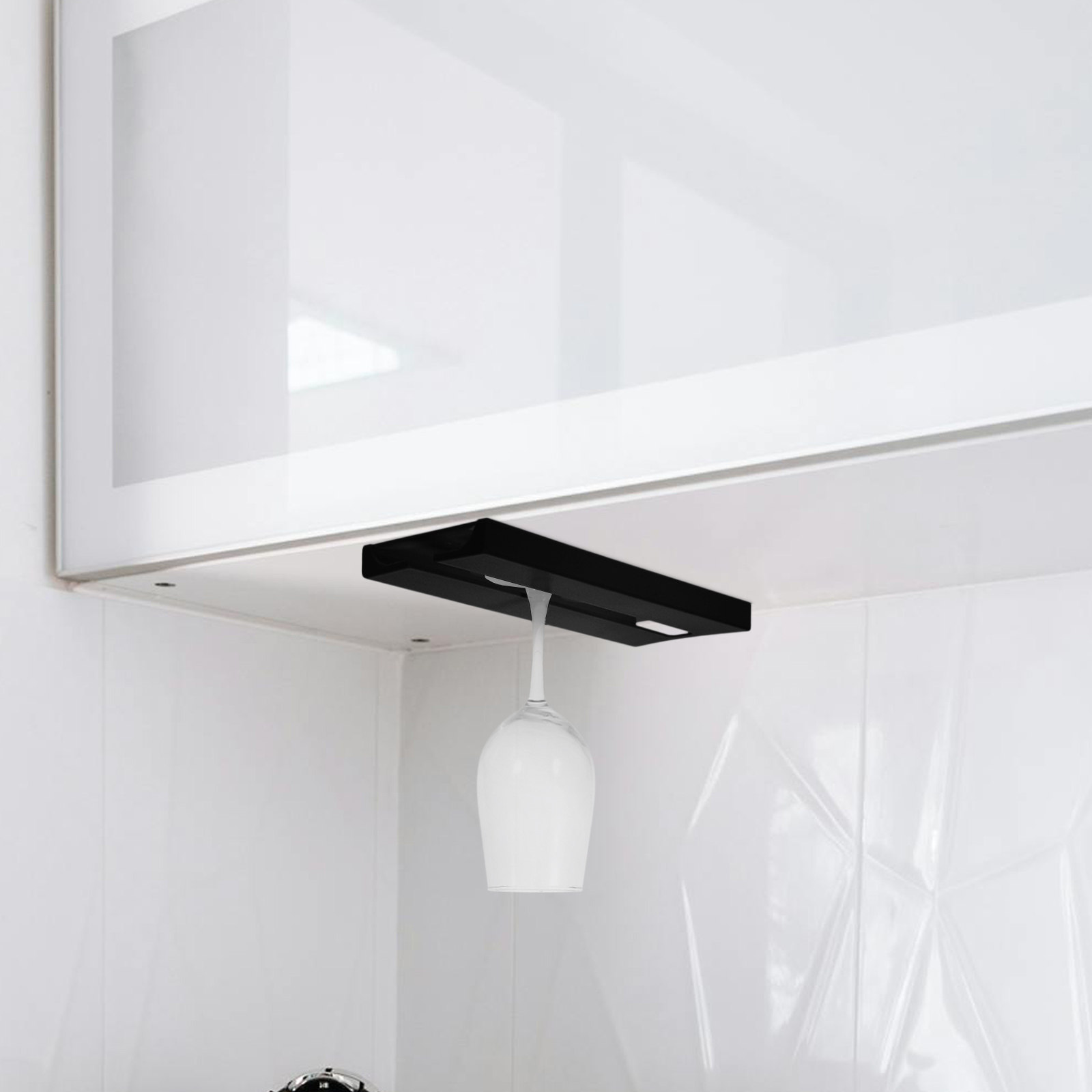 Under Cabinet Hanging Wine Gla - Home Bar And Cabinet recensione e prezzo